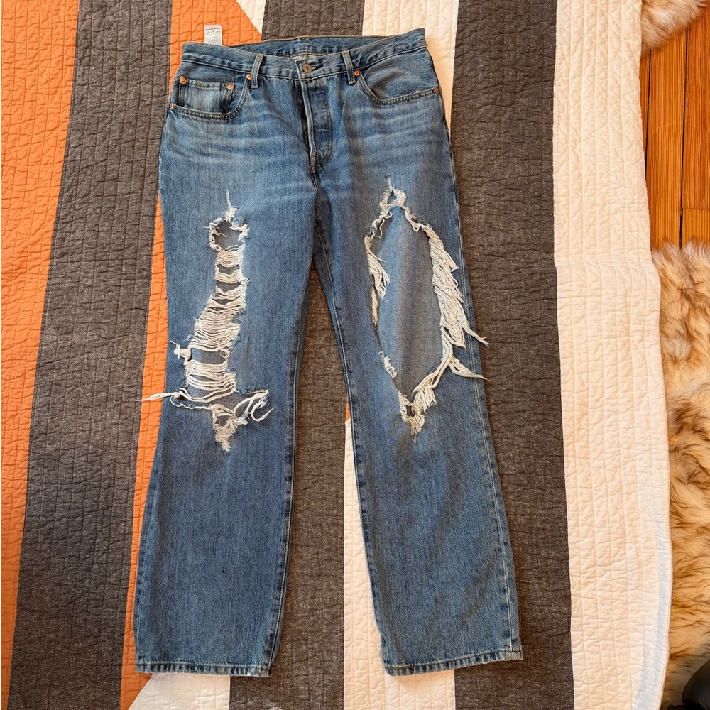 Levi's premium Blue Distressed Women Jeans